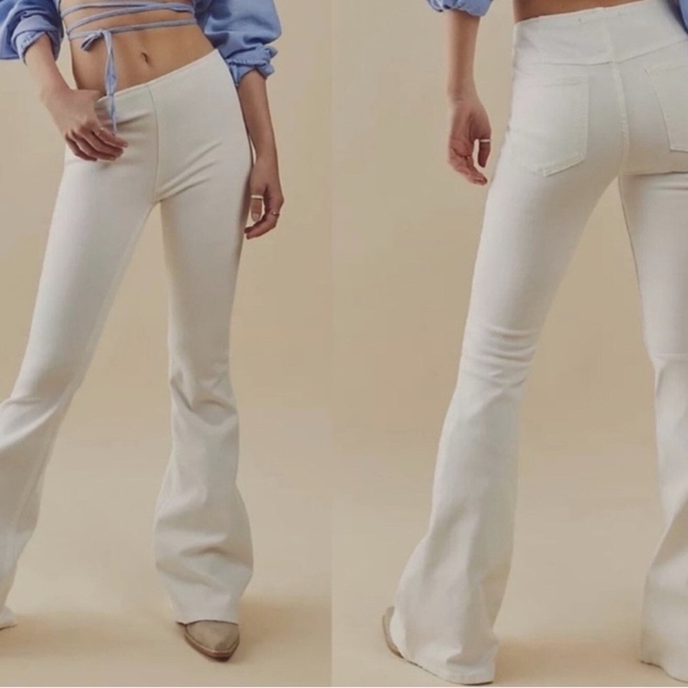 Free People We the Free Pull On White Denim Wide Flare Jeans Sz 29 Boho Hippie